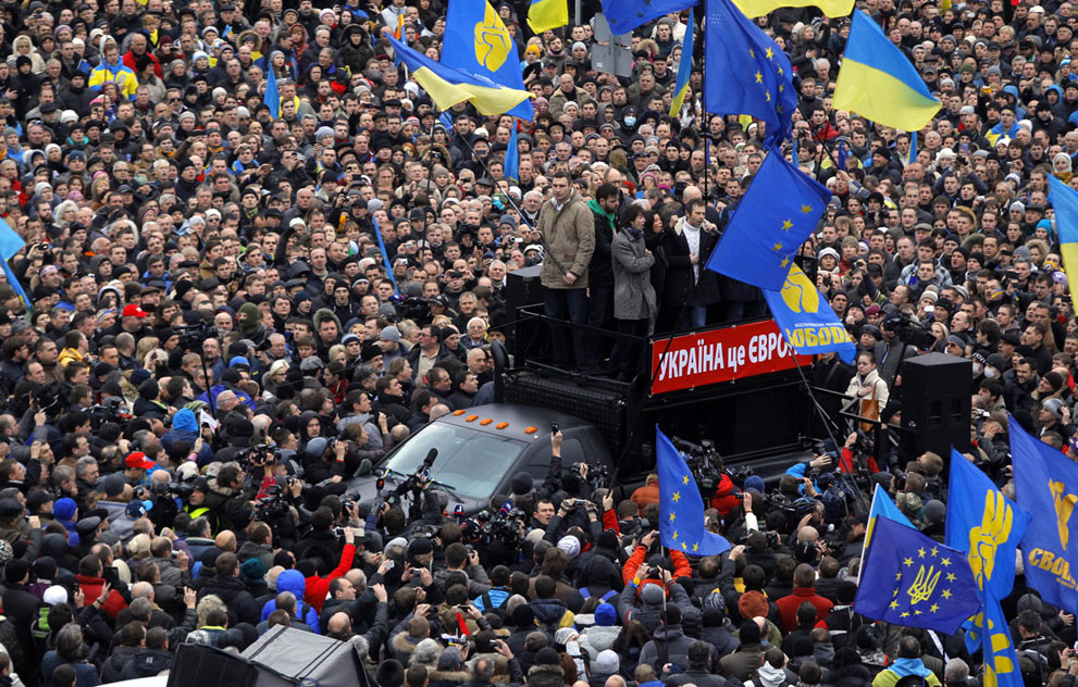 maidan euromaidan kiev ukraine protester manifestants fascistes néonazis nazis svoboda