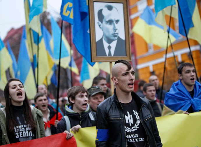 maidan euromaidan kiev ukraine protester manifestants fascistes néonazis nazis svoboda