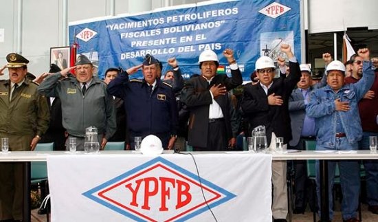 Le gouvernement d'Evo Morales a pris le contrôle des ressources naturelles et une nouvelle constitution donne une légitimité à ses décisions. Les secteurs oligarchiques et la Maison Blanche ont systématiquement essayé de déstabiliser le processus politique. Mais 65% de la population soutient le gouvernement.