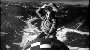 Une scène de « Docteur Folamour »dans laquelle le pilote de bombardier (joué par Slim Pickens) chevauche une bombe nucléaire vers sa cible en Union soviétique.