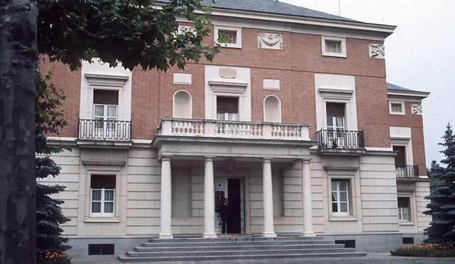 L’entrée principale du palais de La Moncloa, siège de la présidence du gouvernement espagnol (photographie : El Confidencial)