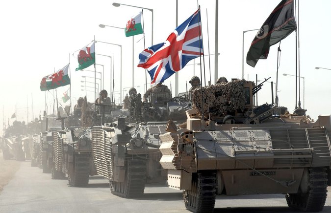 Les forces britanniques commencent à se retirer de Bassora, Irak, septembre 2007. Cpl. Steve Follows / Ministère de la Défense britannique