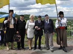  la député de Svoboda Irina Sehk a honoré à Brody la mémoire de ces Waffen SS ukrainiens tombés lors de la bataille de Brody (juillet 1944) 