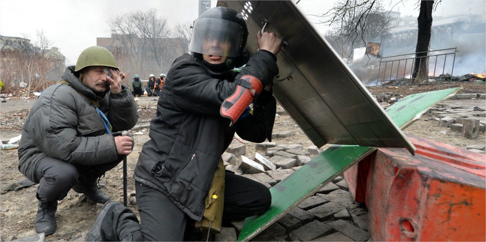 maidan euromaidan kiev ukraine protester manifestants