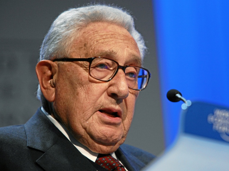 Henry_Kissinger_-_World_Economic_Forum_Annual_Meeting_Davos_2008_numb2