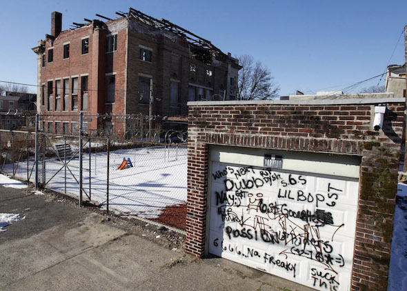 Camden, l'une des villes américaines les plus pauvres, fait partie des municipalités du New Jersey touchées par le fléau de la crise depuis la disparition de leur industrie. (Mel Evans / AP)