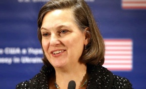 La secrétaire d'État adjointe pour l'Europe et l'Eurasie Victoria Nuland au cours d'une conférence à l'ambassade des États-Unis à Kiev, Ukraine, le 7 février 2014. (Photo du département d'État U.S.)