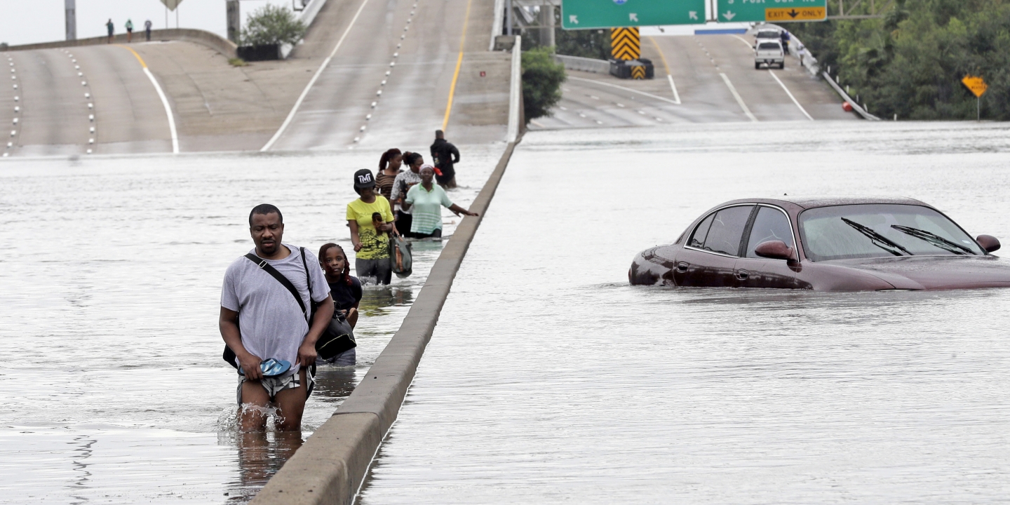 L’ouragan Harvey n’est pas sorti de nulle part : c’est le bon moment pour débattre du changement climatique (+ conférence à Paris) . Par Naomi Klein 1-9