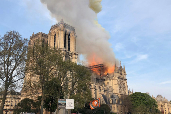 Mais comment Notre-Dame de Paris a-t-elle pu brûler ? - Page 4 Capture-d%E2%80%99%C3%A9cran-2019-04-21-%C3%A0-12.50.26-590x395